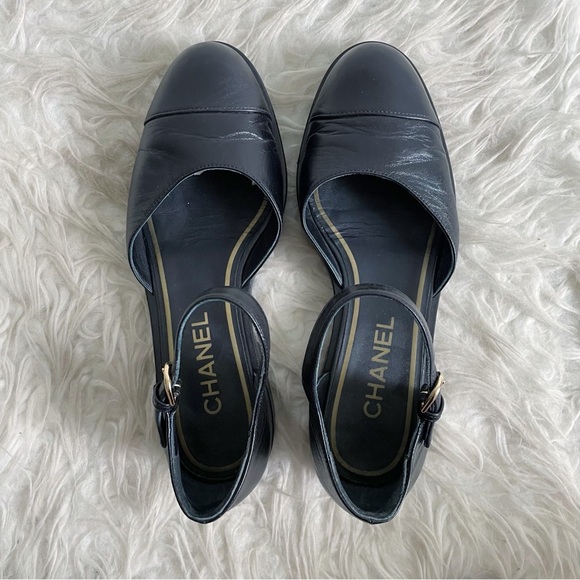 Chanel 23P Mary Jane Ankle Strap Black Leather CC Logo Flat Shoes 36.5 - Picture 4 of 11